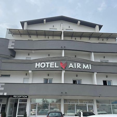 Airmi Hotel Surčin Exterior foto