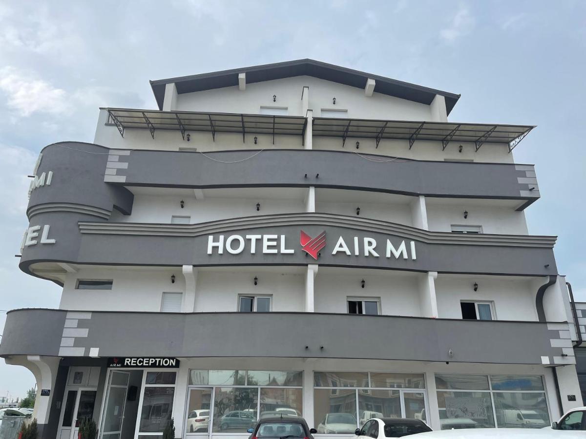 Airmi Hotel Surčin Exterior foto